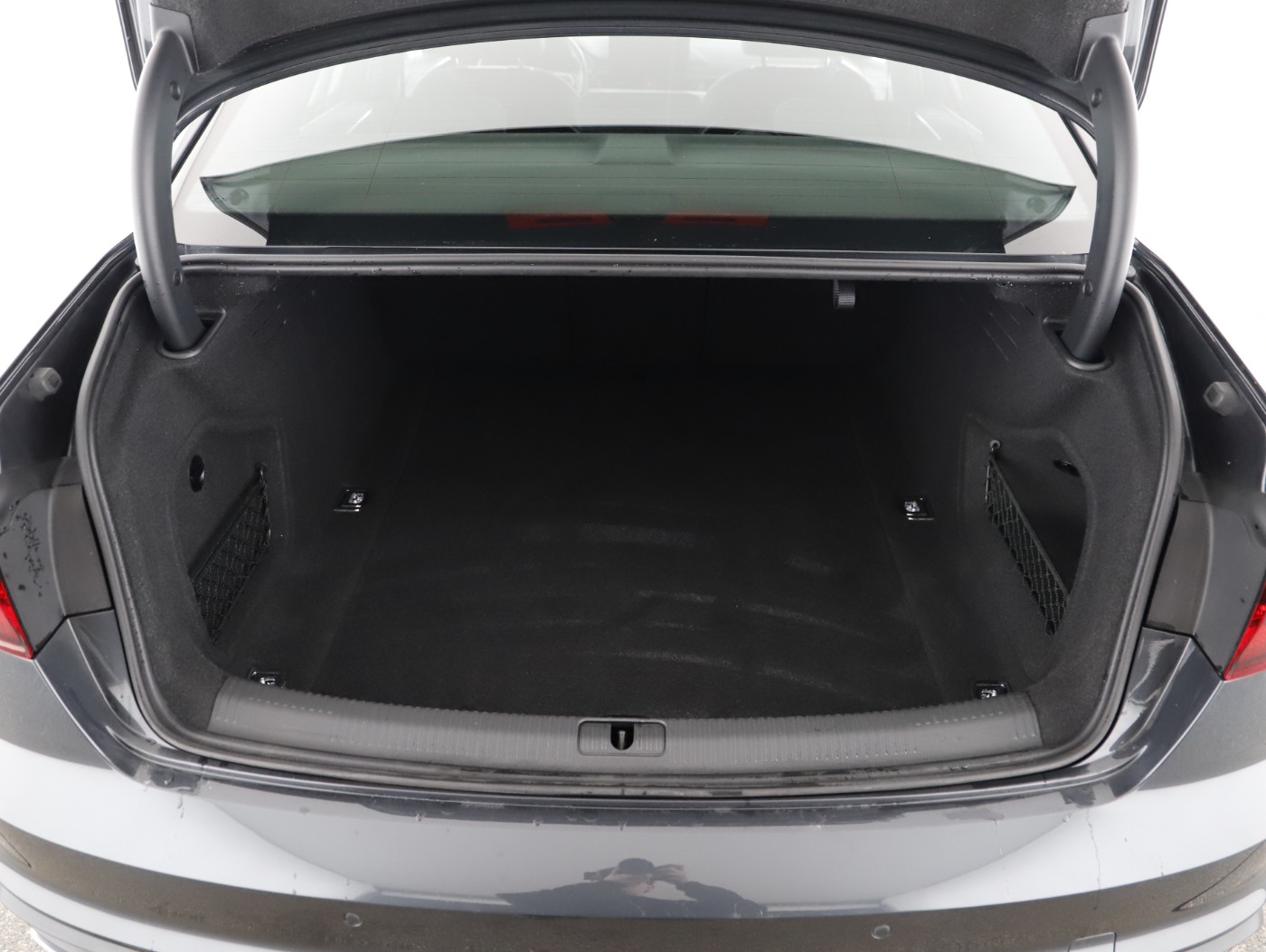 Audi A4 40 2.0 TDI advanced | Bild 24 von 26