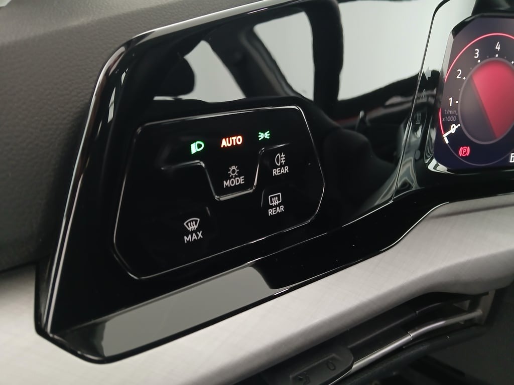 VW Golf VIII Variant 1.0 TSI Life | Bild 12 von 27