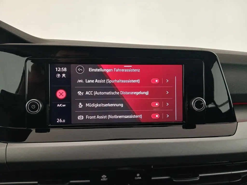 VW Golf VIII Variant 1.0 TSI Life | Bild 21 von 27