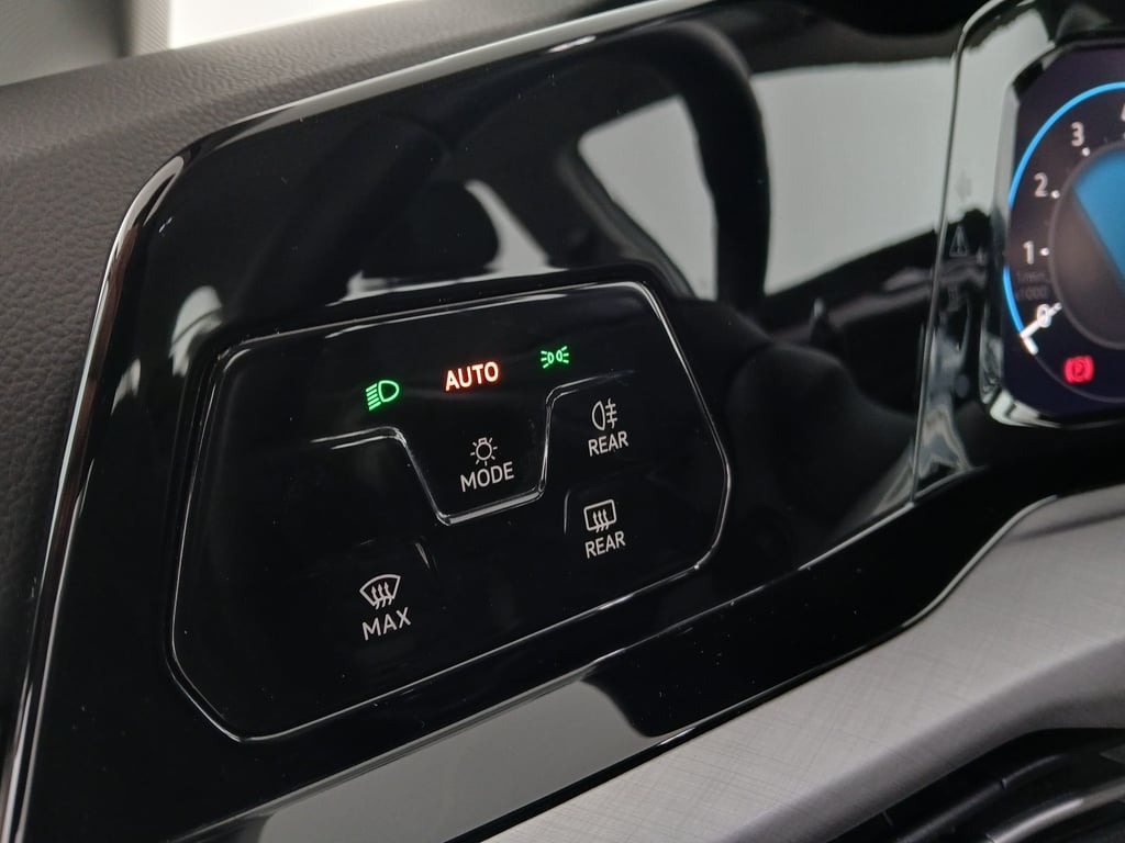 VW Golf VIII Variant 1.0 TSI Life | Bild 12 von 26