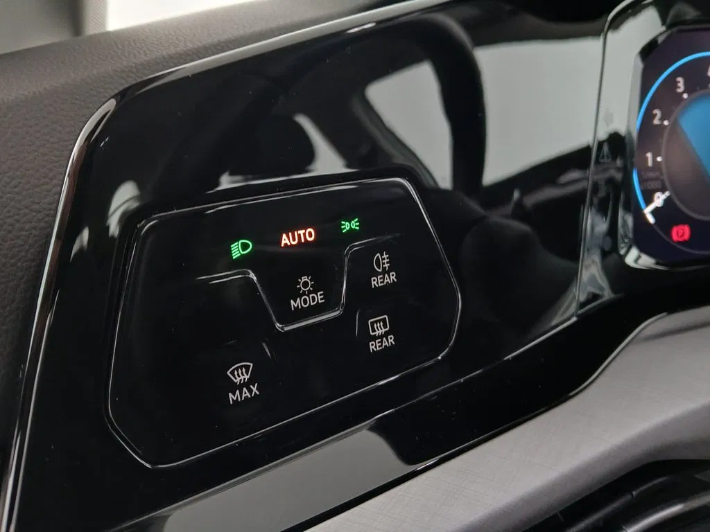 VW Golf VIII Variant 1.0 TSI Life | Bild 12 von 26