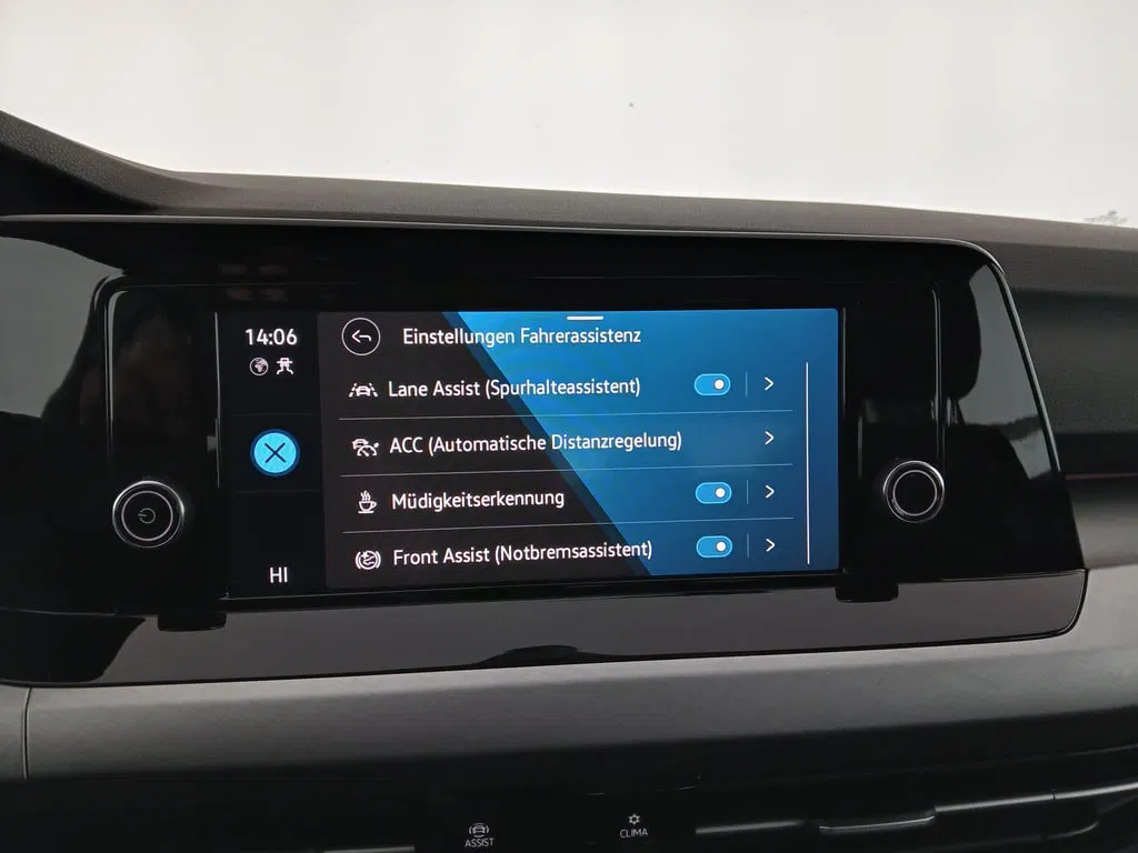 VW Golf VIII Variant 1.0 TSI Life | Bild 20 von 26