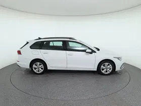 VW Golf VIII Variant 1.0 eTSI Life | Thumbnail 4 von 26