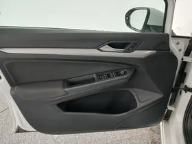 VW Golf VIII Variant 1.0 eTSI Life | Thumbnail 10 von 26