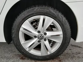 VW Golf VIII Variant 1.0 eTSI Life | Thumbnail 9 von 26