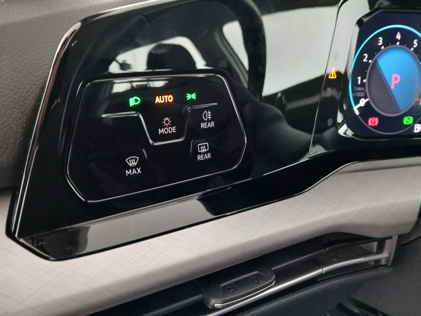 VW Golf VIII Variant 1.0 eTSI Life | Bild 12 von 26