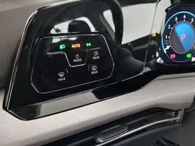 VW Golf VIII Variant 1.0 eTSI Life | Thumbnail 12 von 26