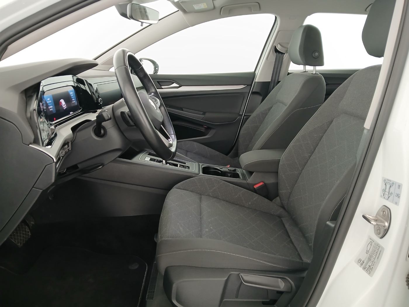 VW Golf VIII Variant 1.0 eTSI Life | Bild 13 von 26