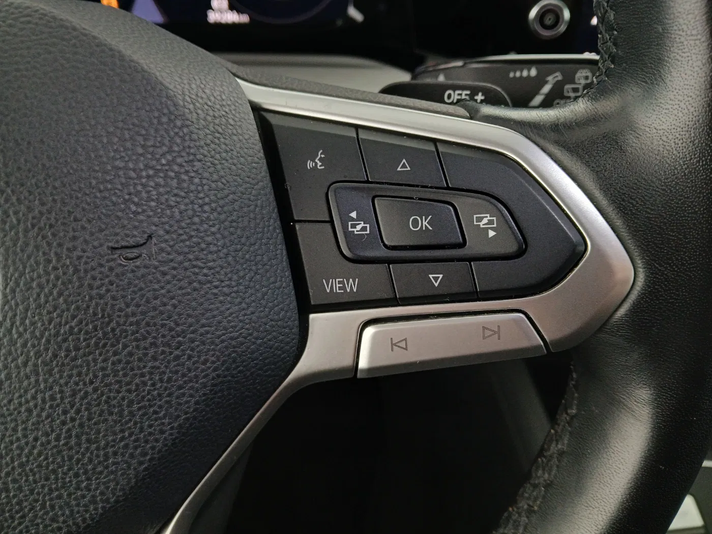 VW Golf VIII Variant 1.0 eTSI Life | Bild 17 von 26