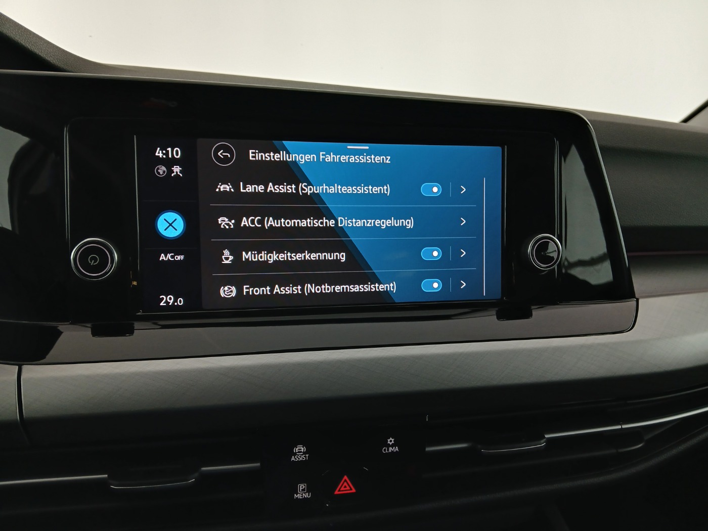 VW Golf VIII Variant 1.0 eTSI Life | Bild 20 von 26