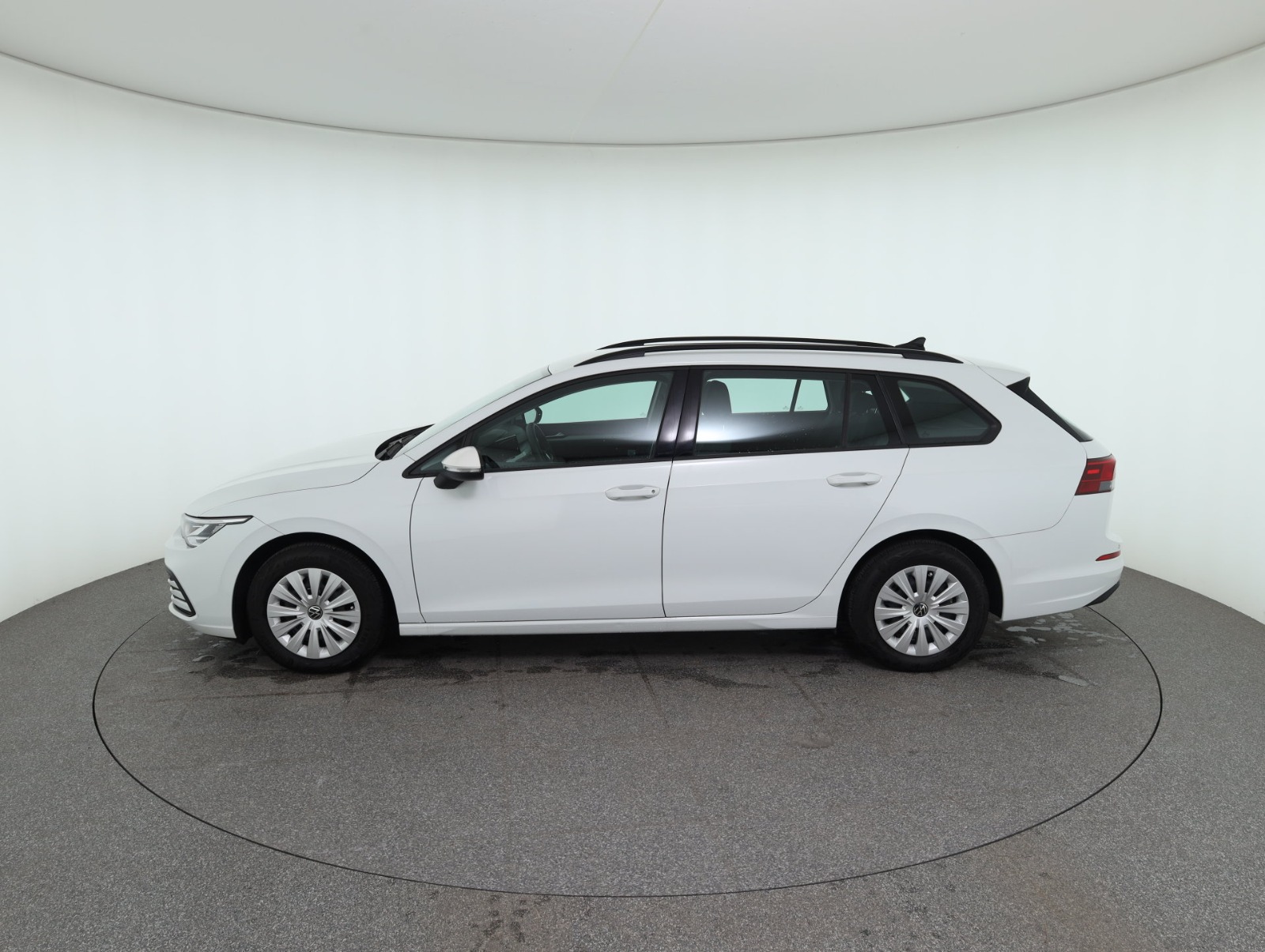 VW Golf VIII Variant 1.0 TSI | Bild 8 von 26
