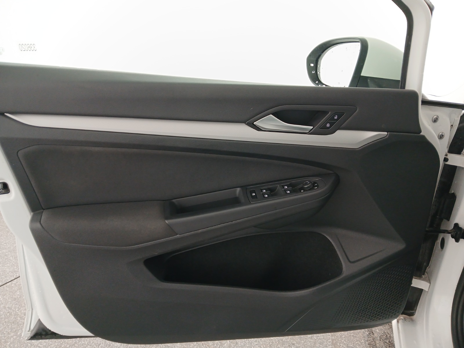 VW Golf VIII Variant 1.0 TSI | Bild 10 von 26