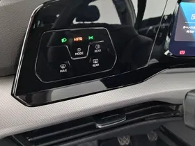 VW Golf VIII Variant 1.0 TSI | Thumbnail 12 von 26