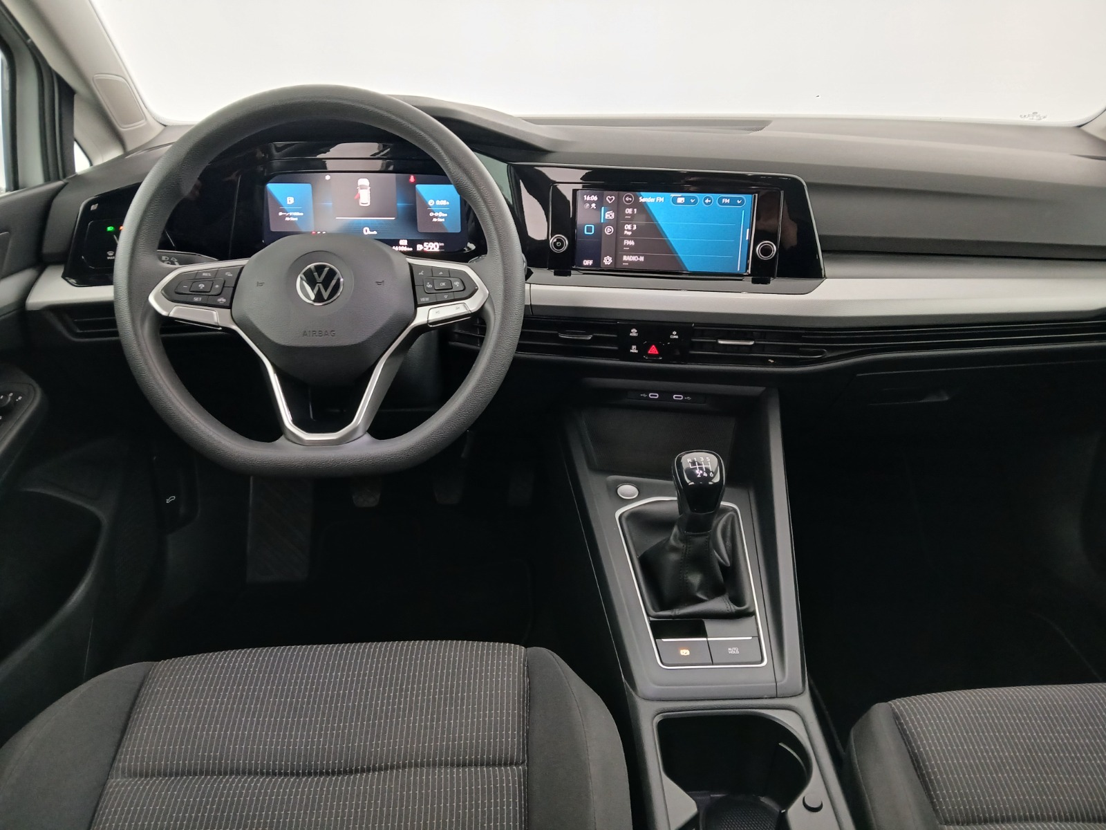 VW Golf VIII Variant 1.0 TSI | Bild 14 von 26