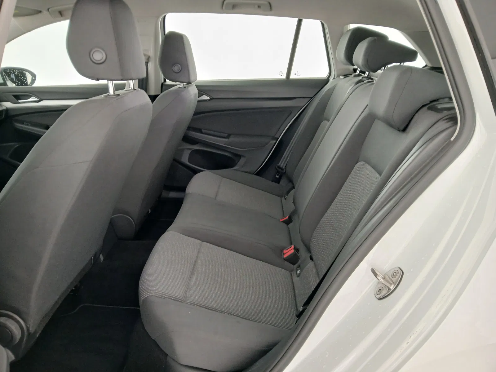 VW Golf VIII Variant 1.0 TSI | Bild 25 von 26