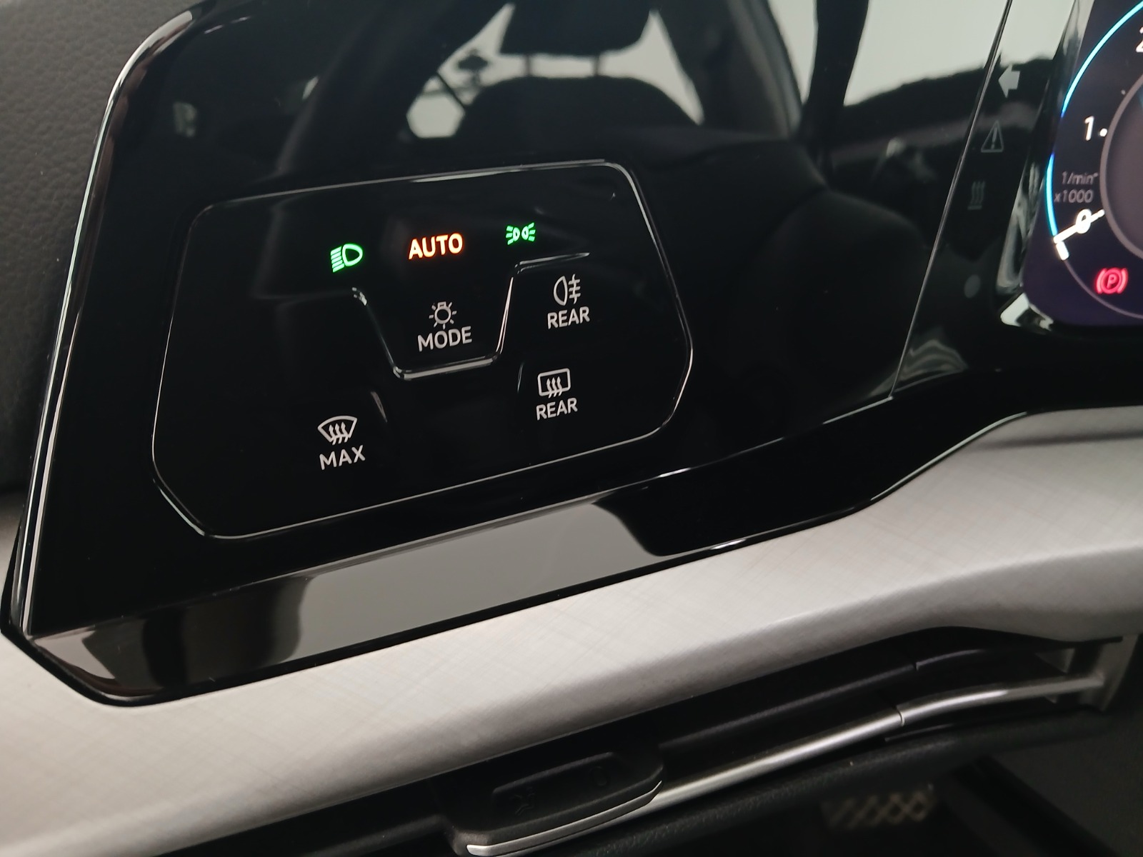 VW Golf VIII Variant 2.0 TDI Life | Bild 13 von 27