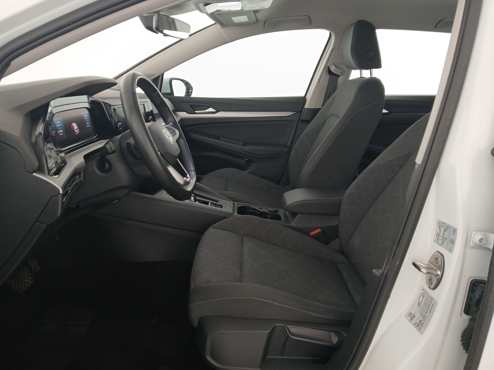 VW Golf VIII Variant 2.0 TDI Life | Bild 14 von 27