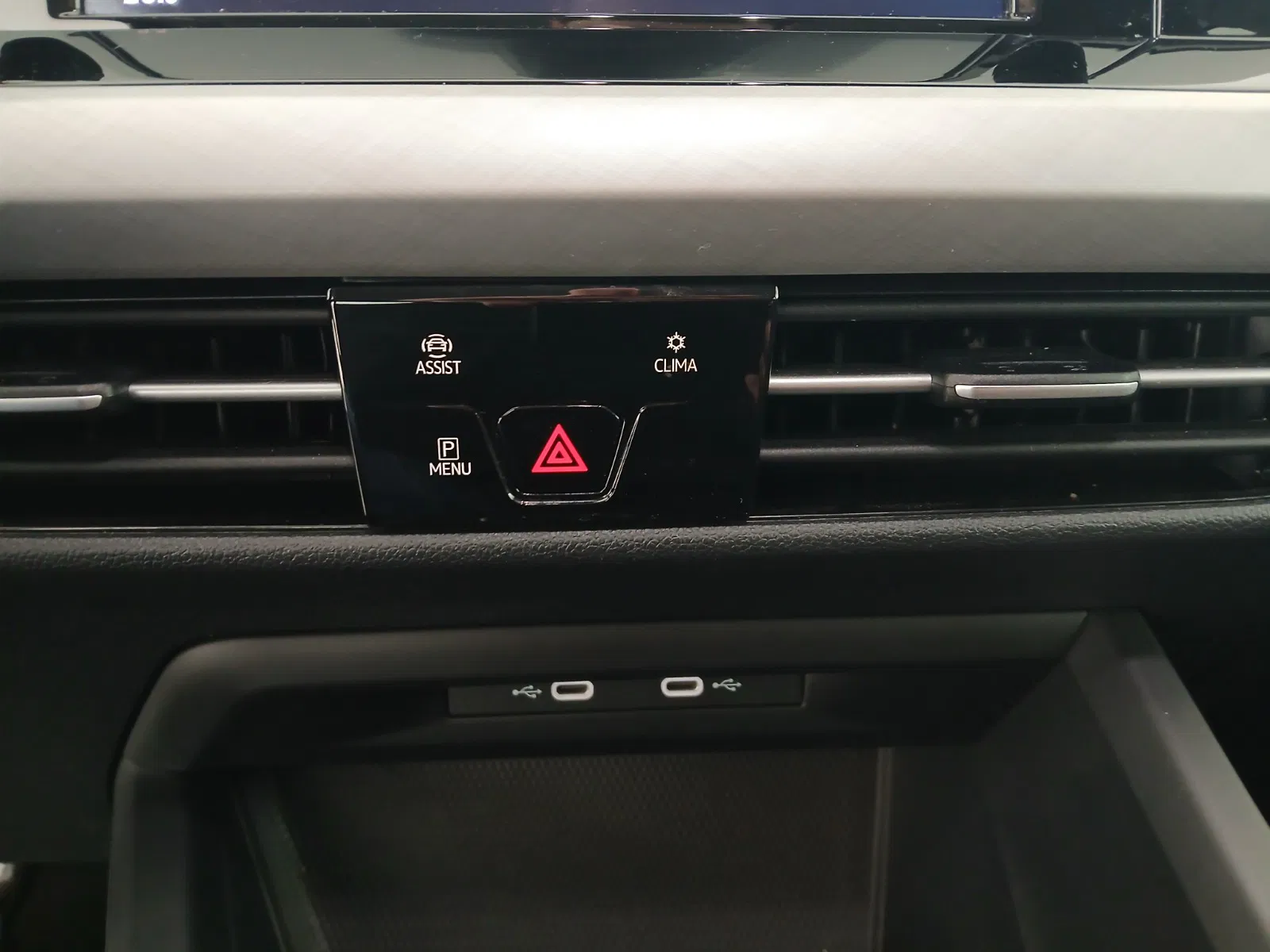 VW Golf VIII Variant 2.0 TDI Life | Bild 24 von 27