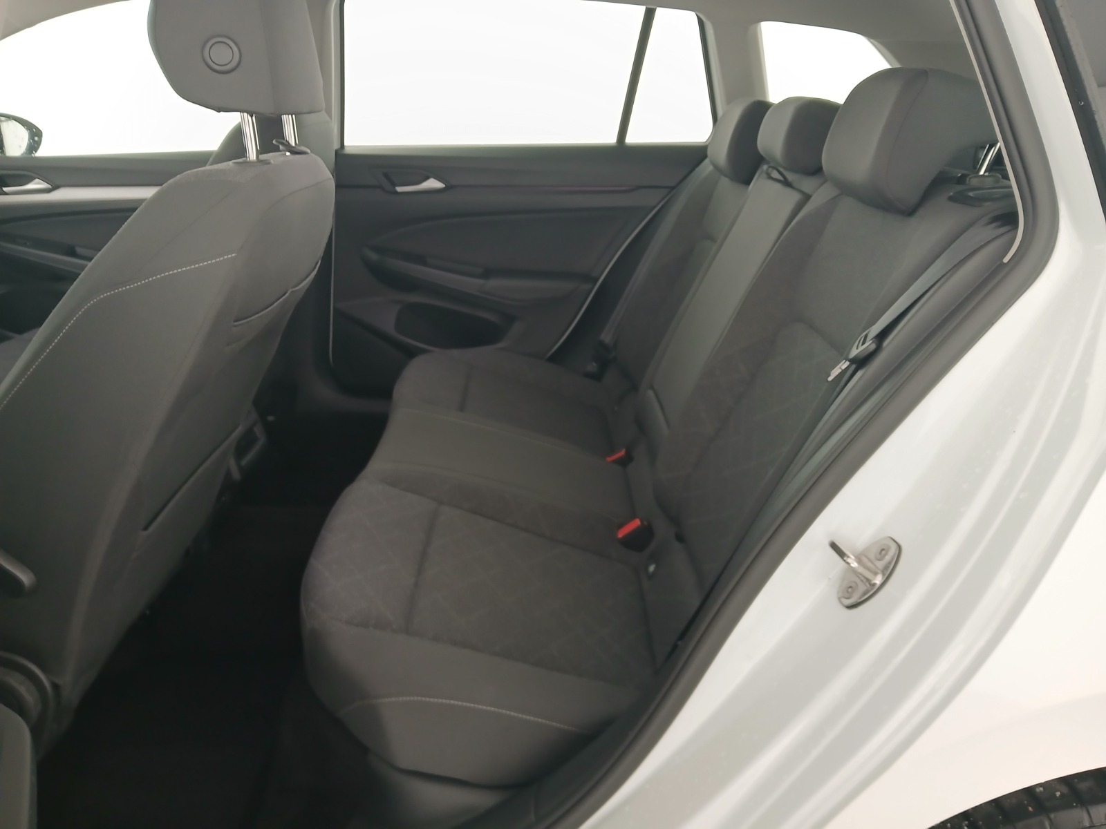 VW Golf VIII Variant 2.0 TDI Life | Bild 26 von 27