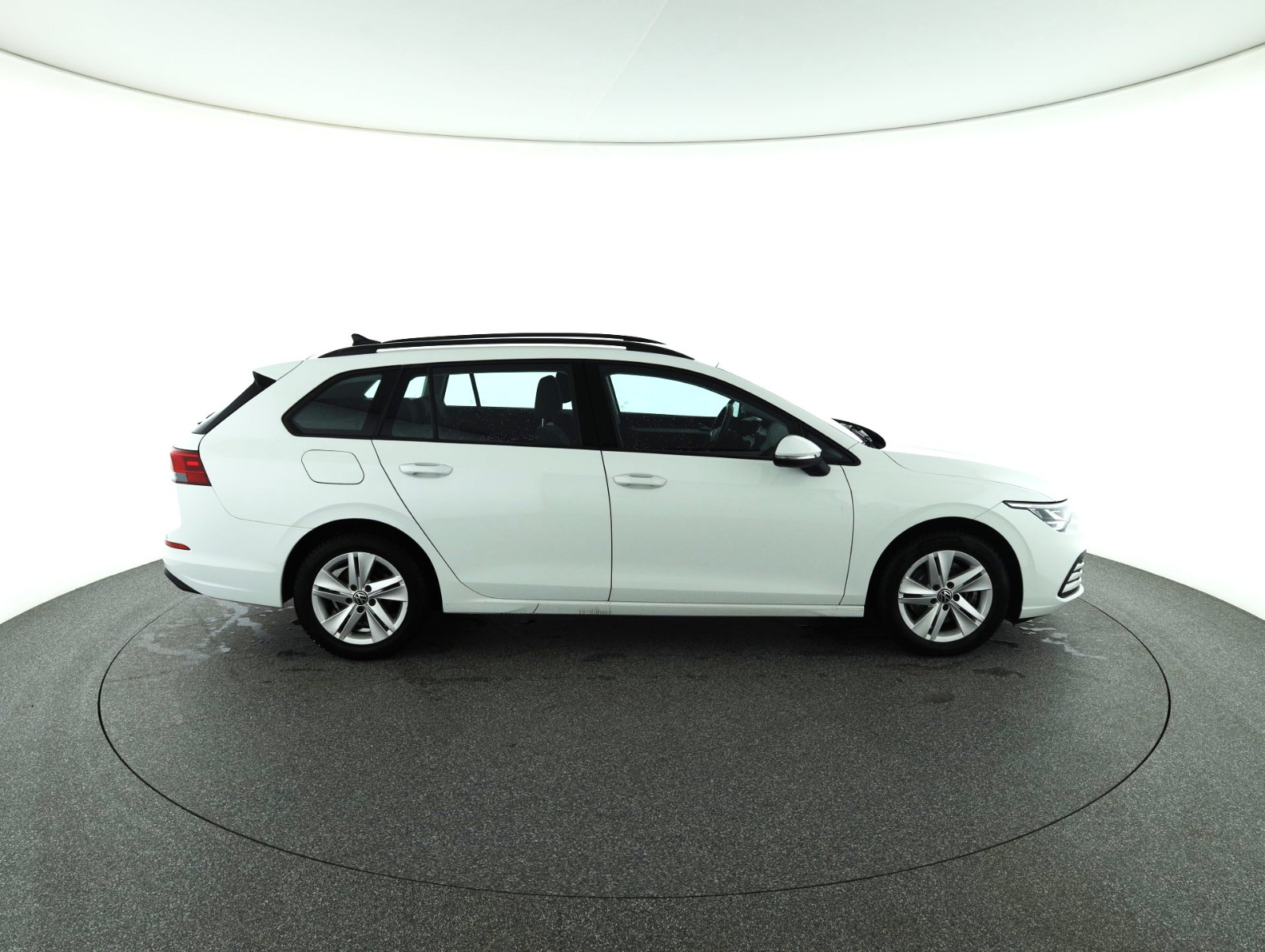 VW Golf VIII Variant 2.0 TDI Life | Bild 4 von 26