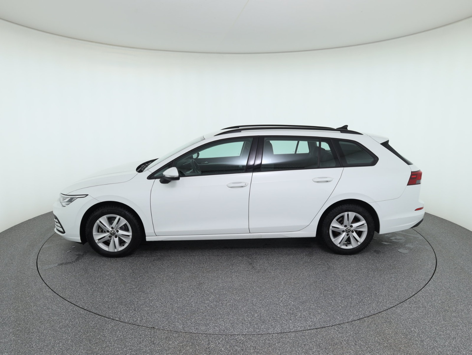 VW Golf VIII Variant 2.0 TDI Life | Bild 8 von 26
