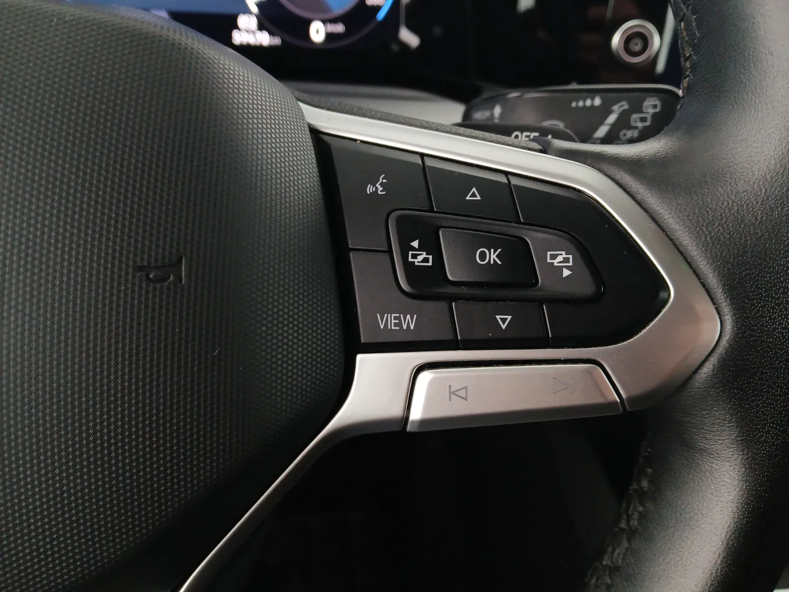 VW Golf VIII Variant 2.0 TDI Life | Bild 17 von 26