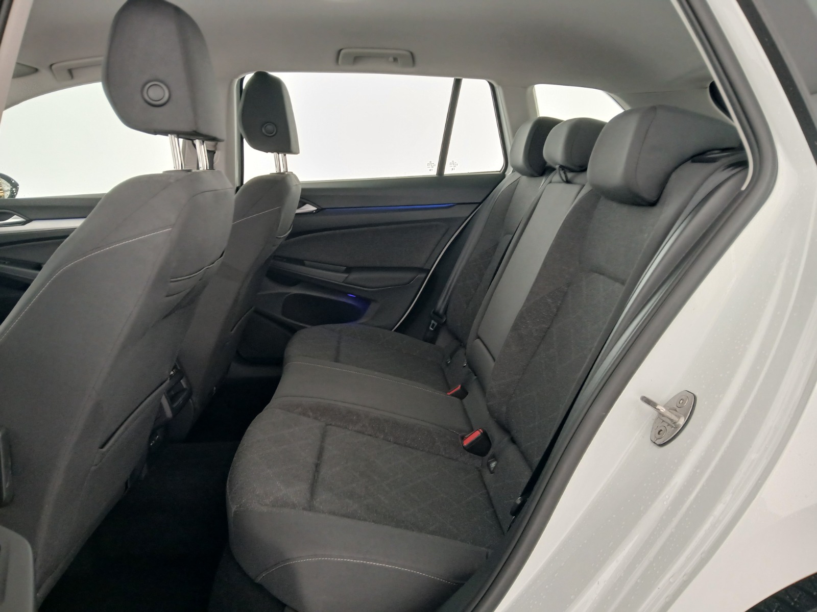 VW Golf VIII Variant 2.0 TDI Life | Bild 25 von 26