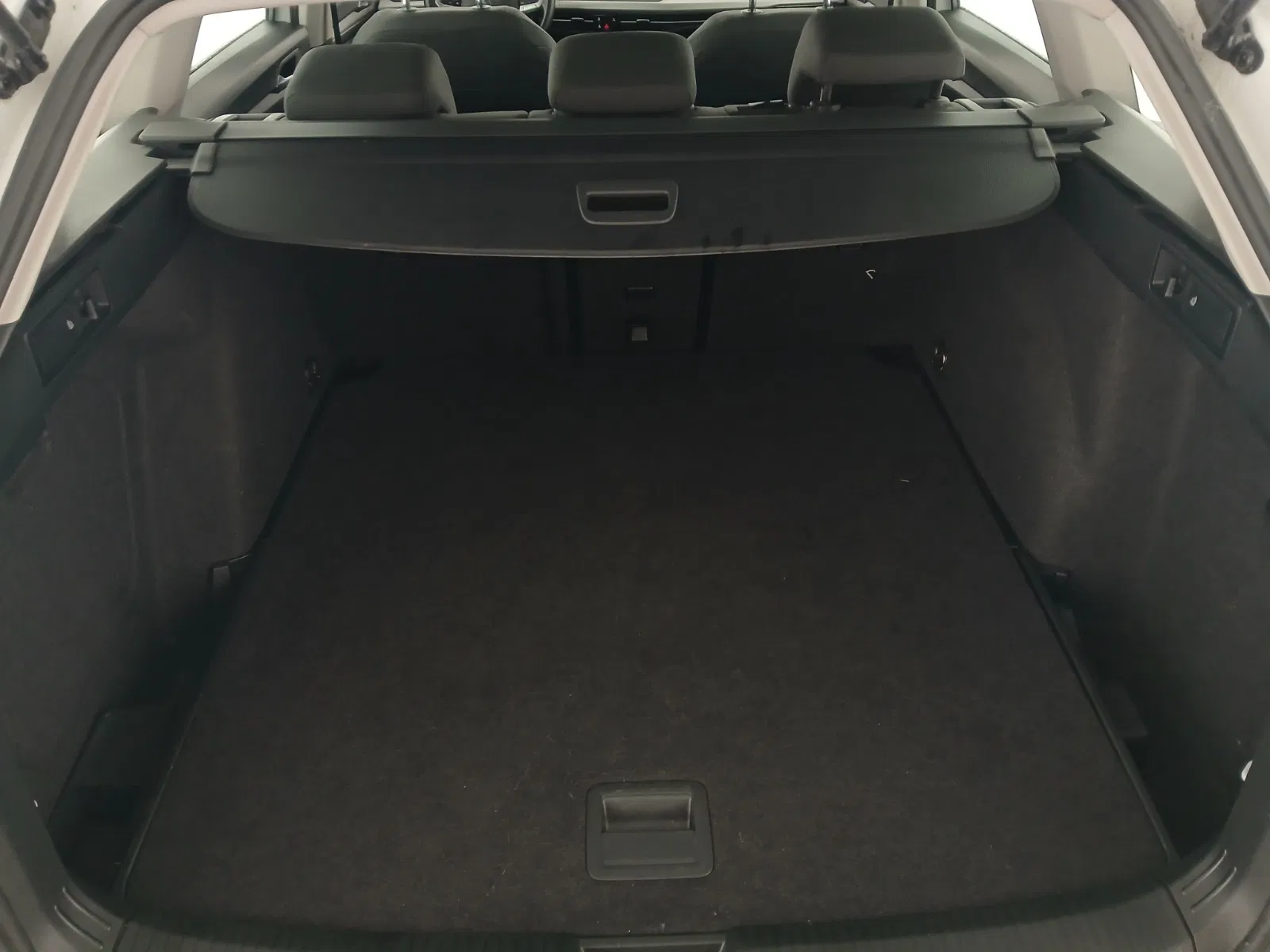 VW Golf VIII Variant 2.0 TDI Life | Bild 26 von 26