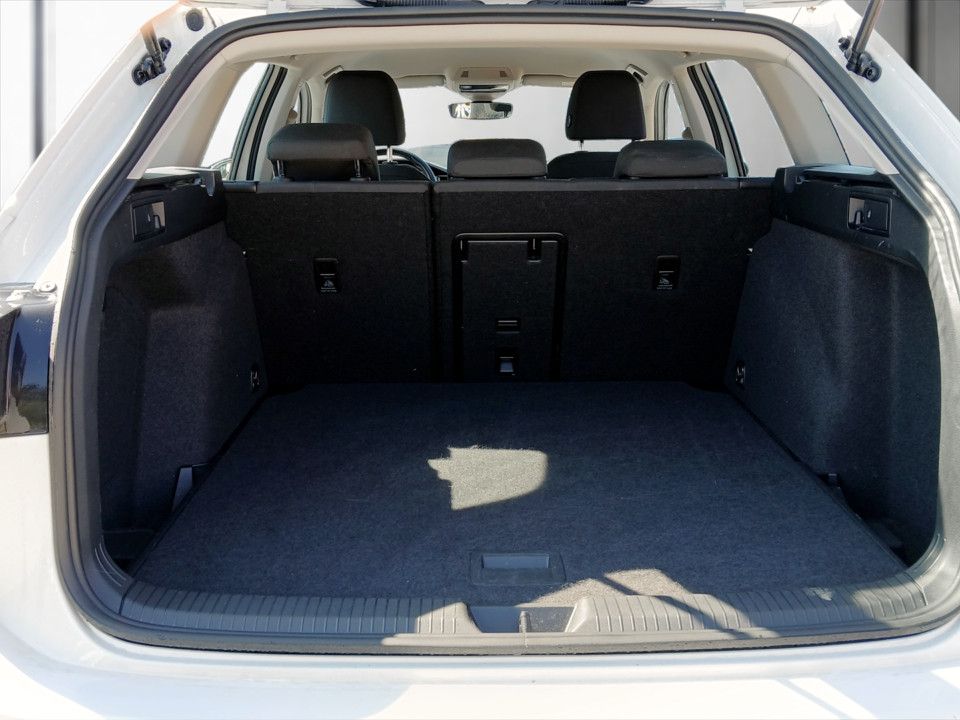 VW Golf VIII Var. 2.0 TDI Life DSG | Bild 21 von 22