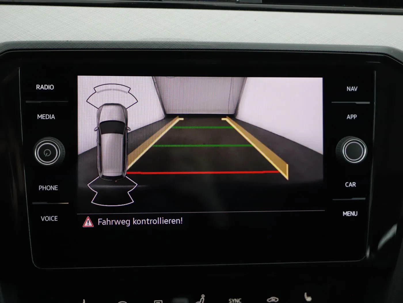 VW Passat Var.2.0 TDI BMT Business | Bild 16 von 24