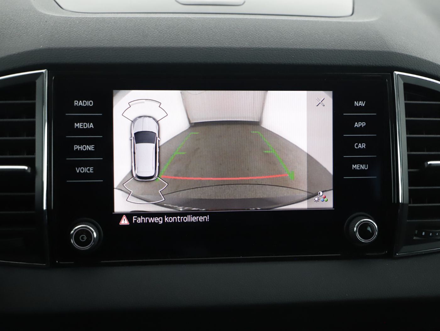 Skoda Karoq 2.0 TDI Ambition | Bild 19 von 24