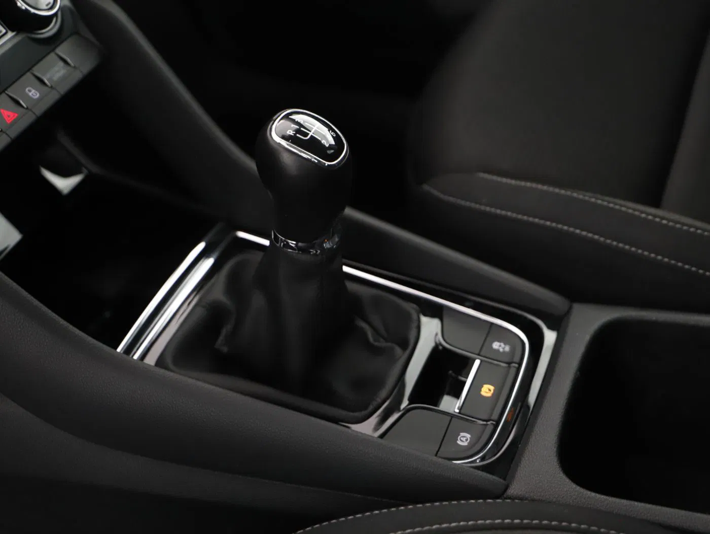 Skoda Karoq 2.0 TDI Ambition | Bild 21 von 24