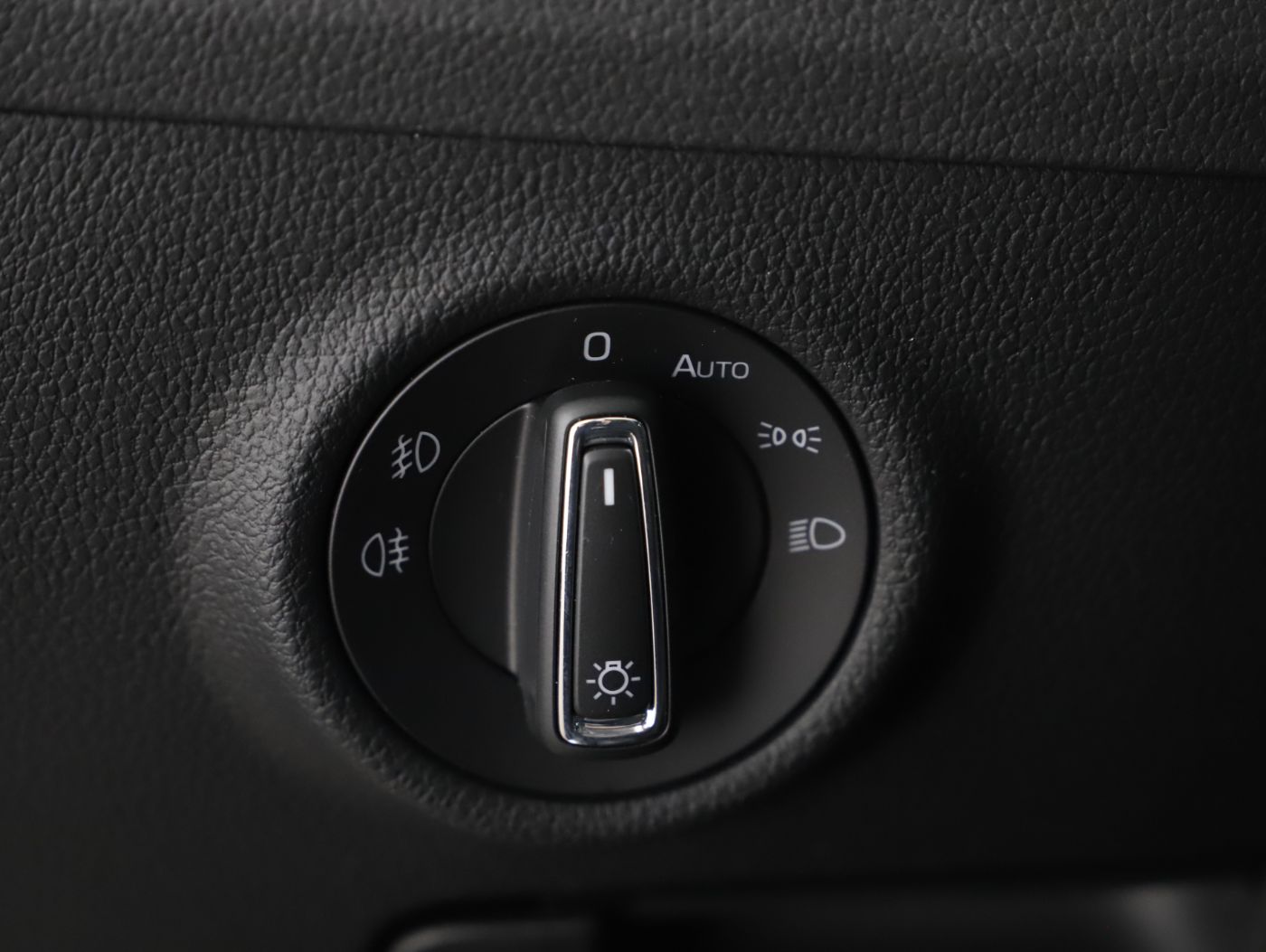 Skoda Superb Combi 2.0 TDI Ambition | Bild 9 von 25