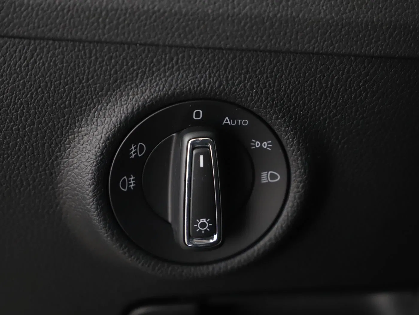 Skoda Superb Combi 2.0 TDI Ambition | Bild 9 von 25