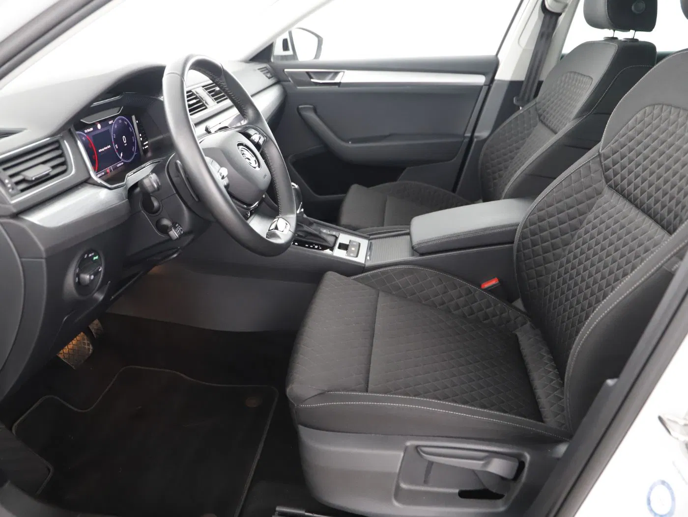 Skoda Superb Combi 2.0 TDI Ambition | Bild 10 von 25