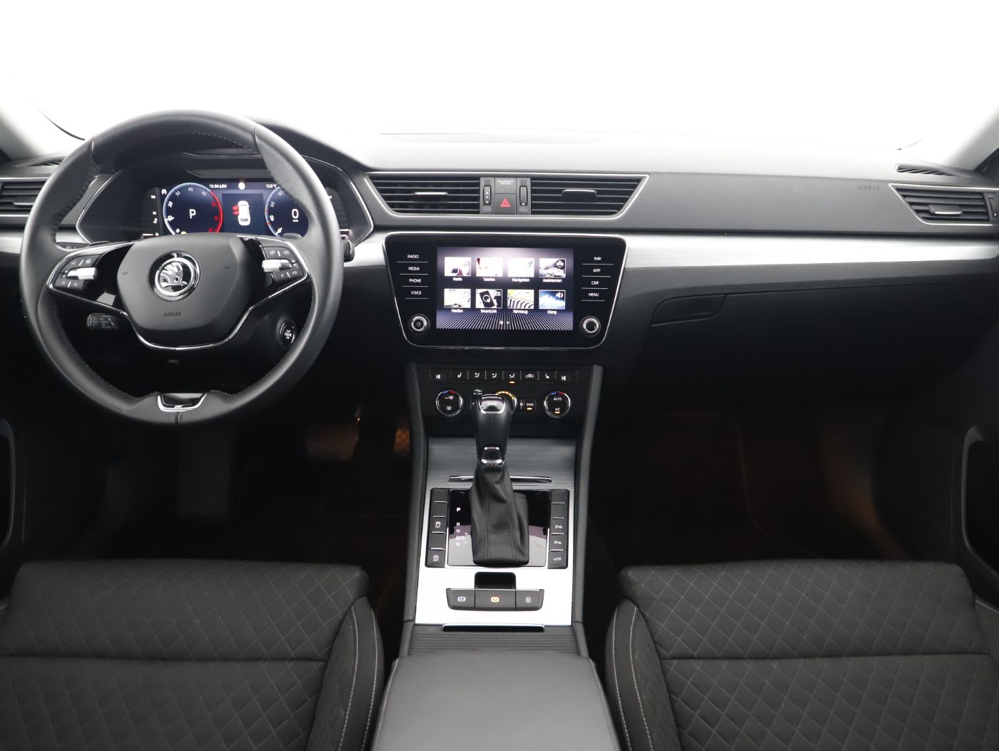 Skoda Superb Combi 2.0 TDI Ambition | Bild 12 von 25