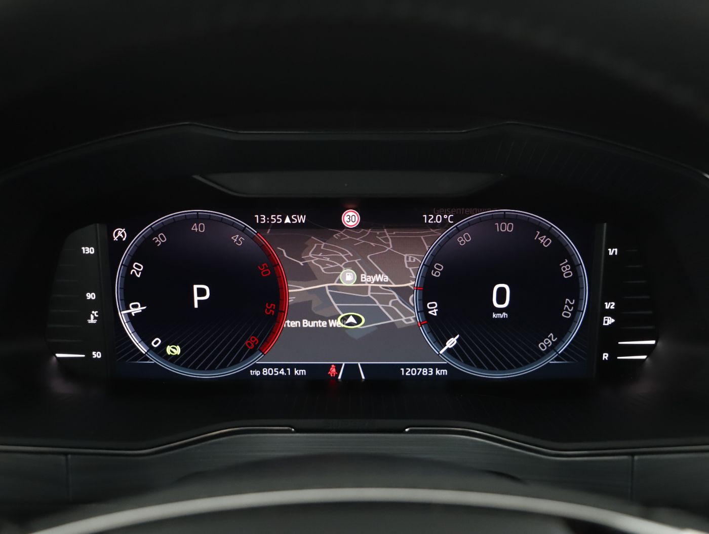 Skoda Superb Combi 2.0 TDI Ambition | Bild 16 von 25