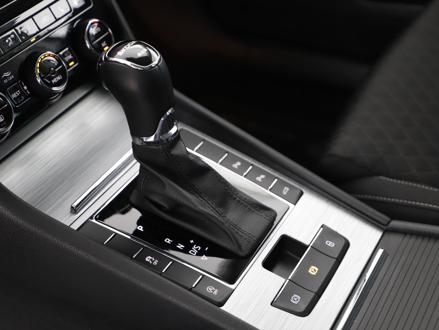 Skoda Superb Combi 2.0 TDI Ambition | Bild 21 von 25