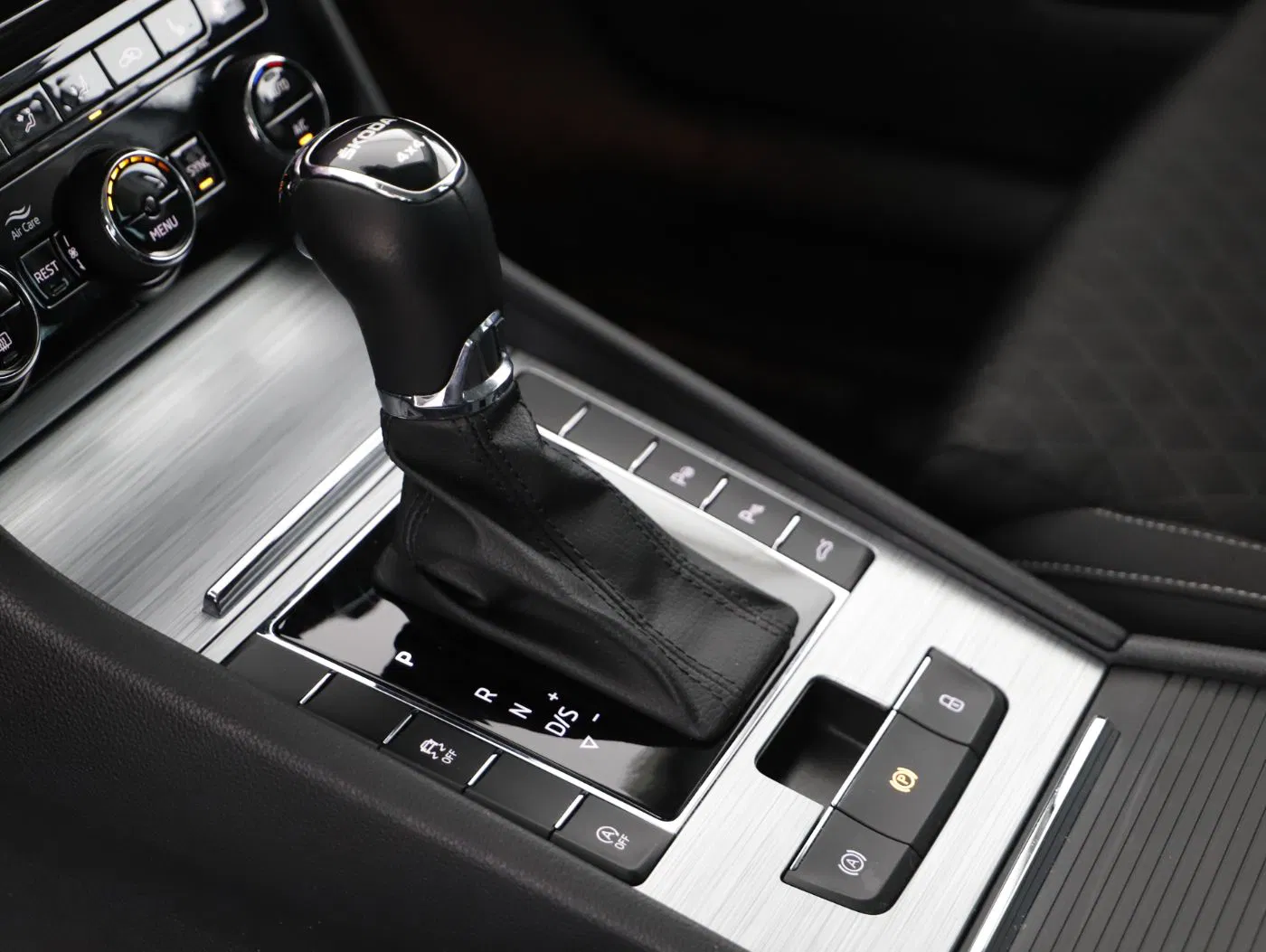 Skoda Superb Combi 2.0 TDI Ambition | Bild 21 von 25