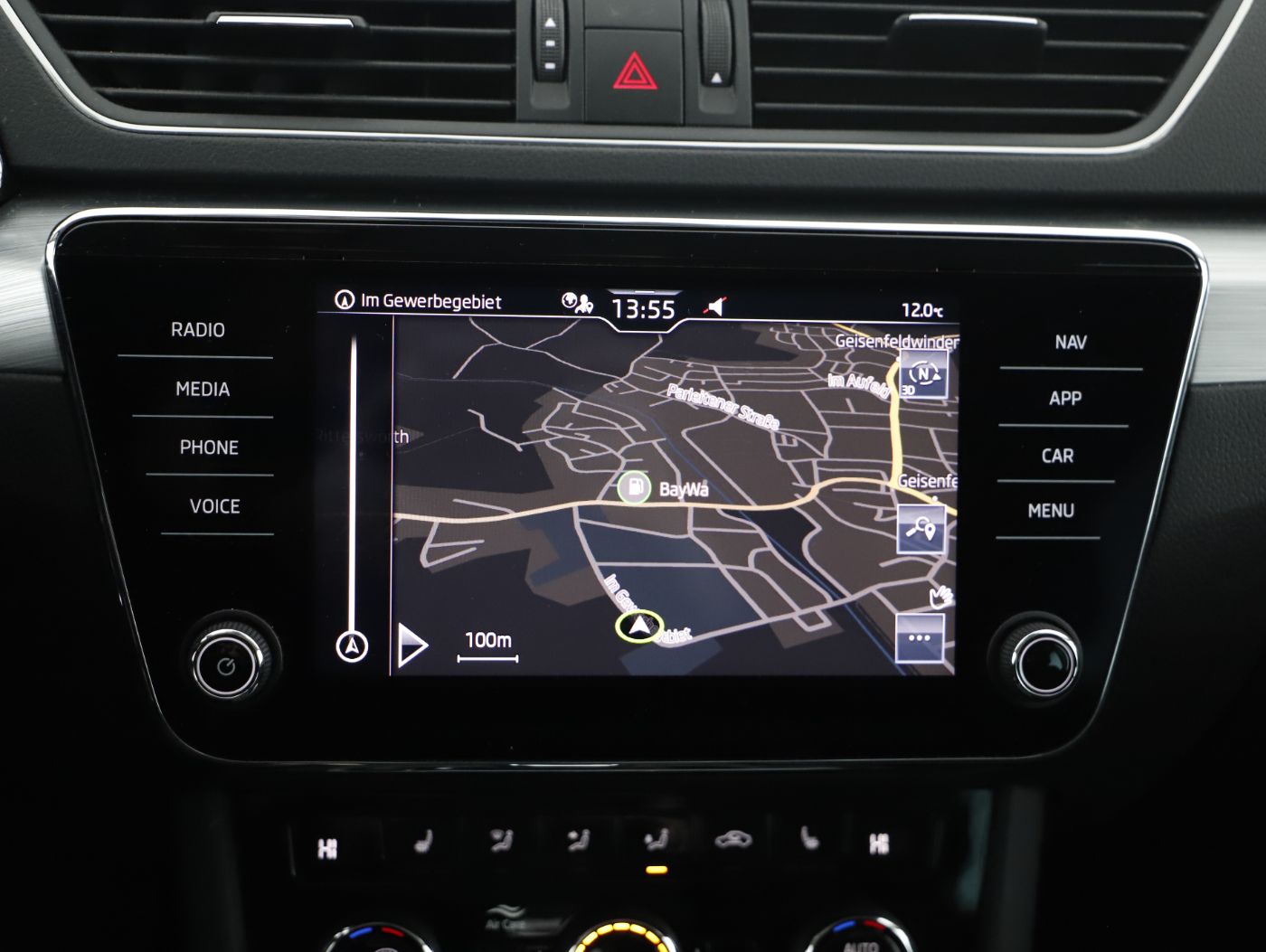 Skoda Superb Combi 2.0 TDI Ambition | Bild 18 von 25
