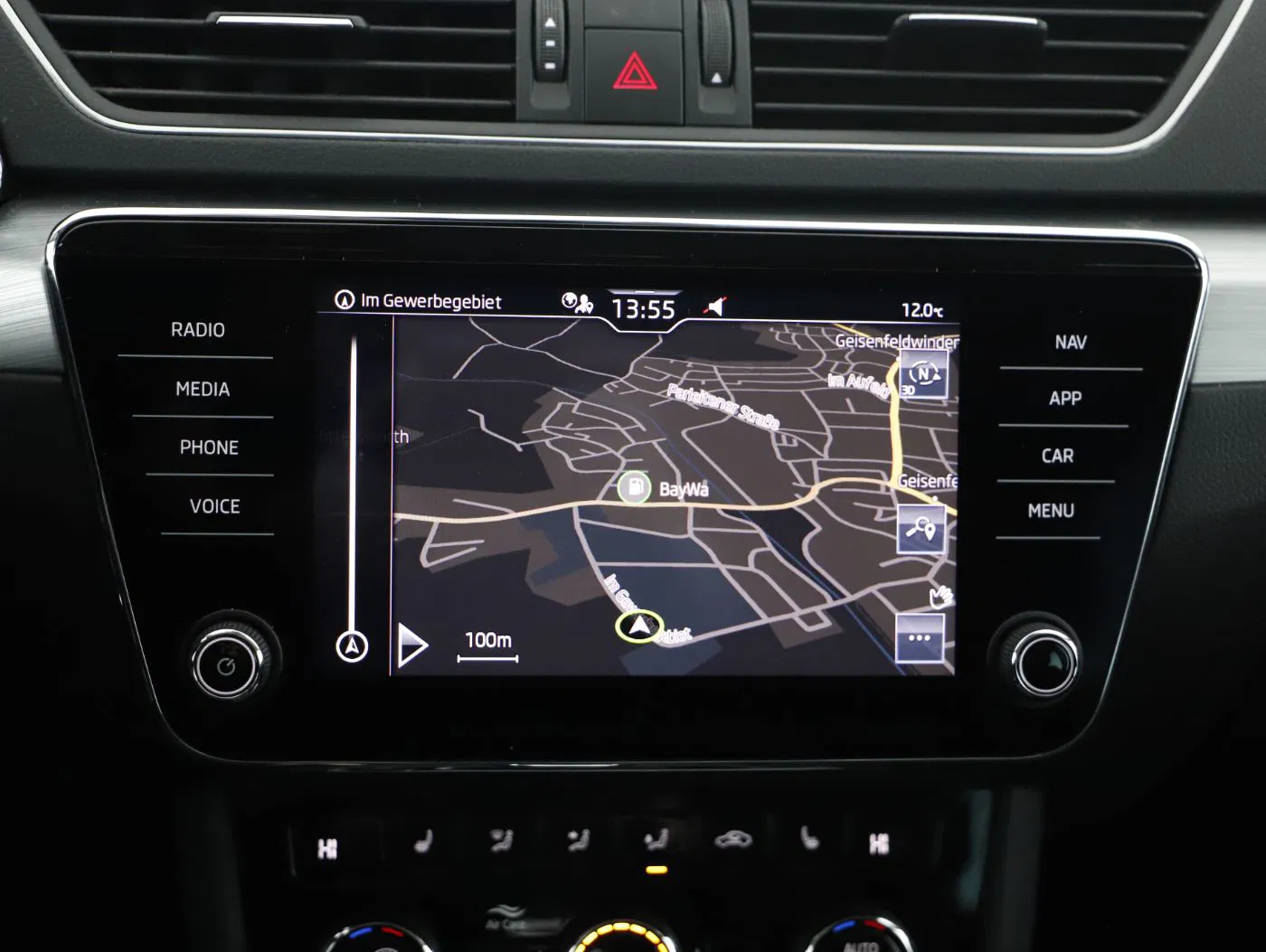 Skoda Superb Combi 2.0 TDI Ambition | Bild 18 von 25