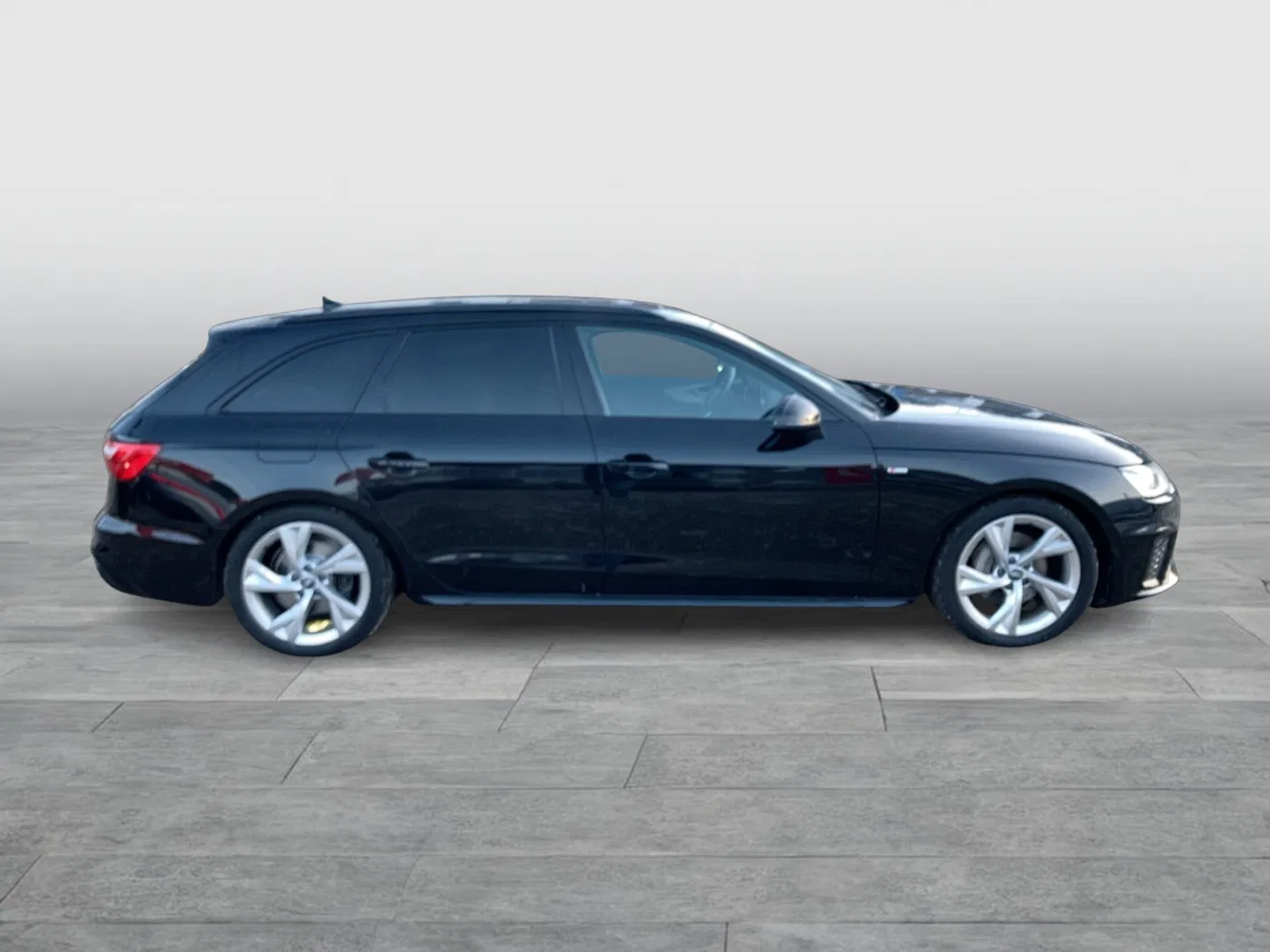 Audi A4 Avant 40 2.0 TDI S-Line | Bild 6 von 29