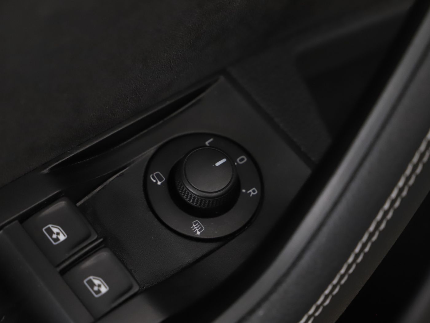 Skoda Superb Combi 1.4 TSI iV Sportl. | Bild 10 von 26
