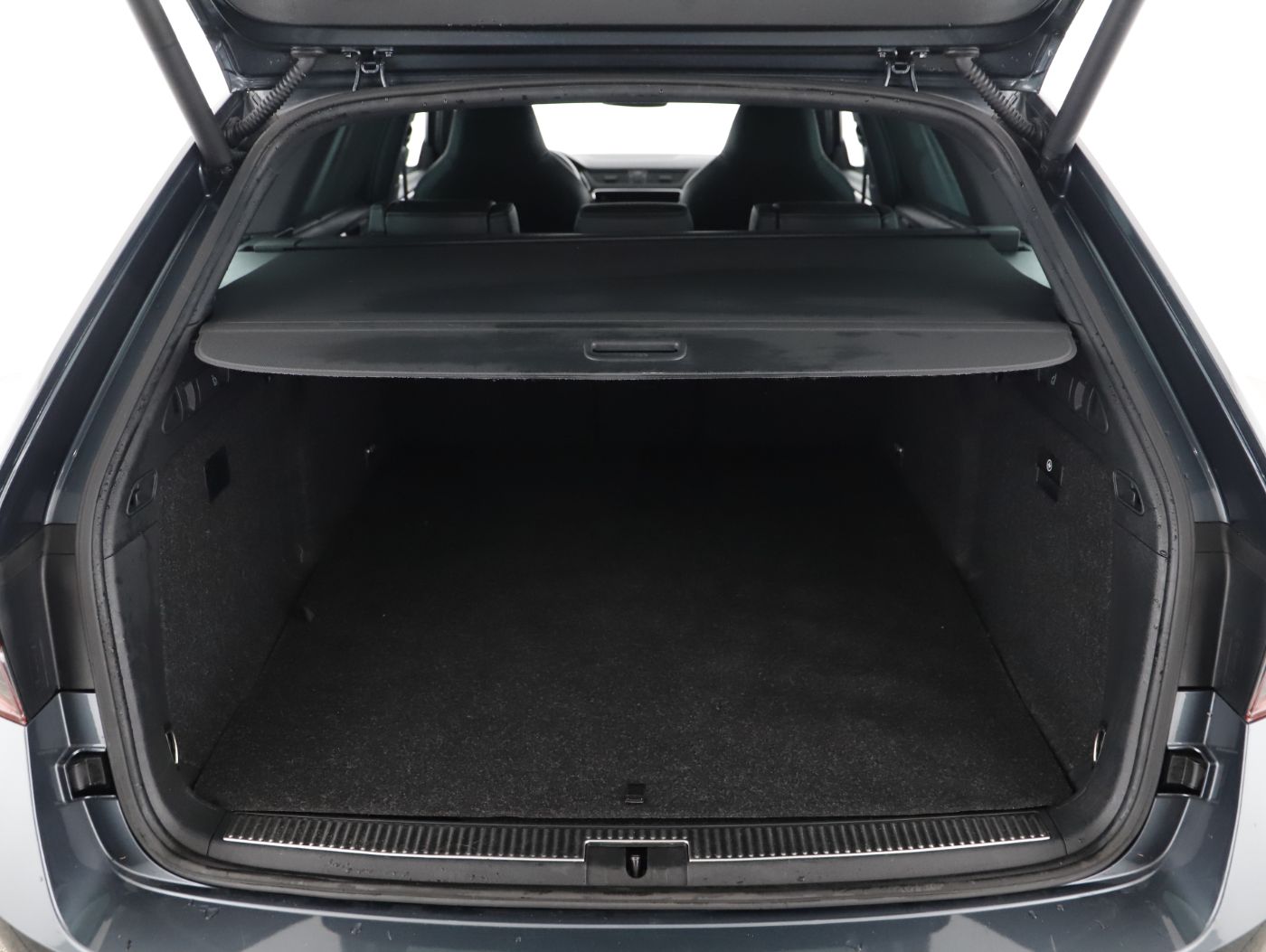Skoda Superb Combi 1.4 TSI iV Sportl. | Bild 25 von 26