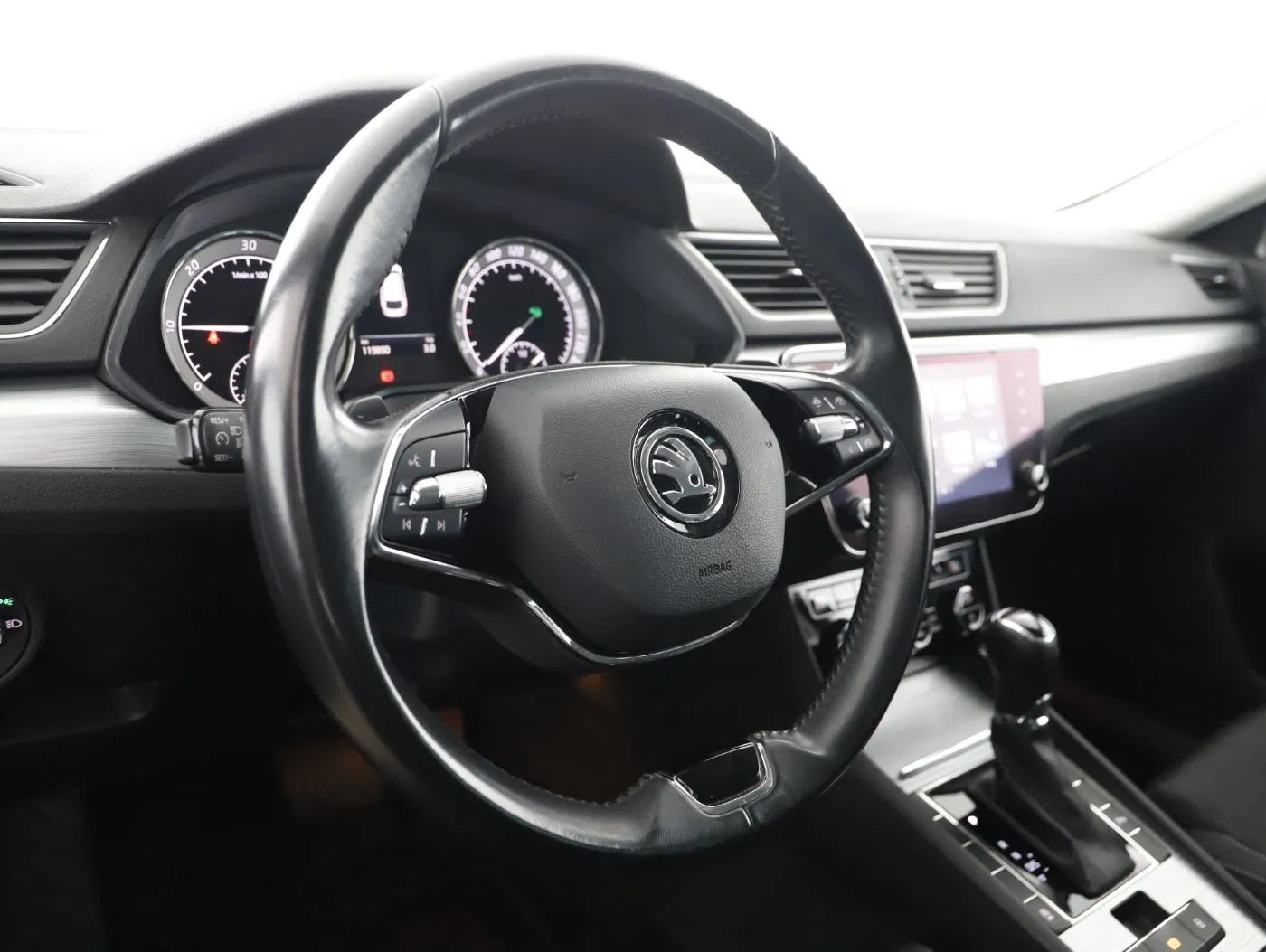 Skoda Superb Combi 2.0 TDI Amb. DSG | Bild 11 von 24