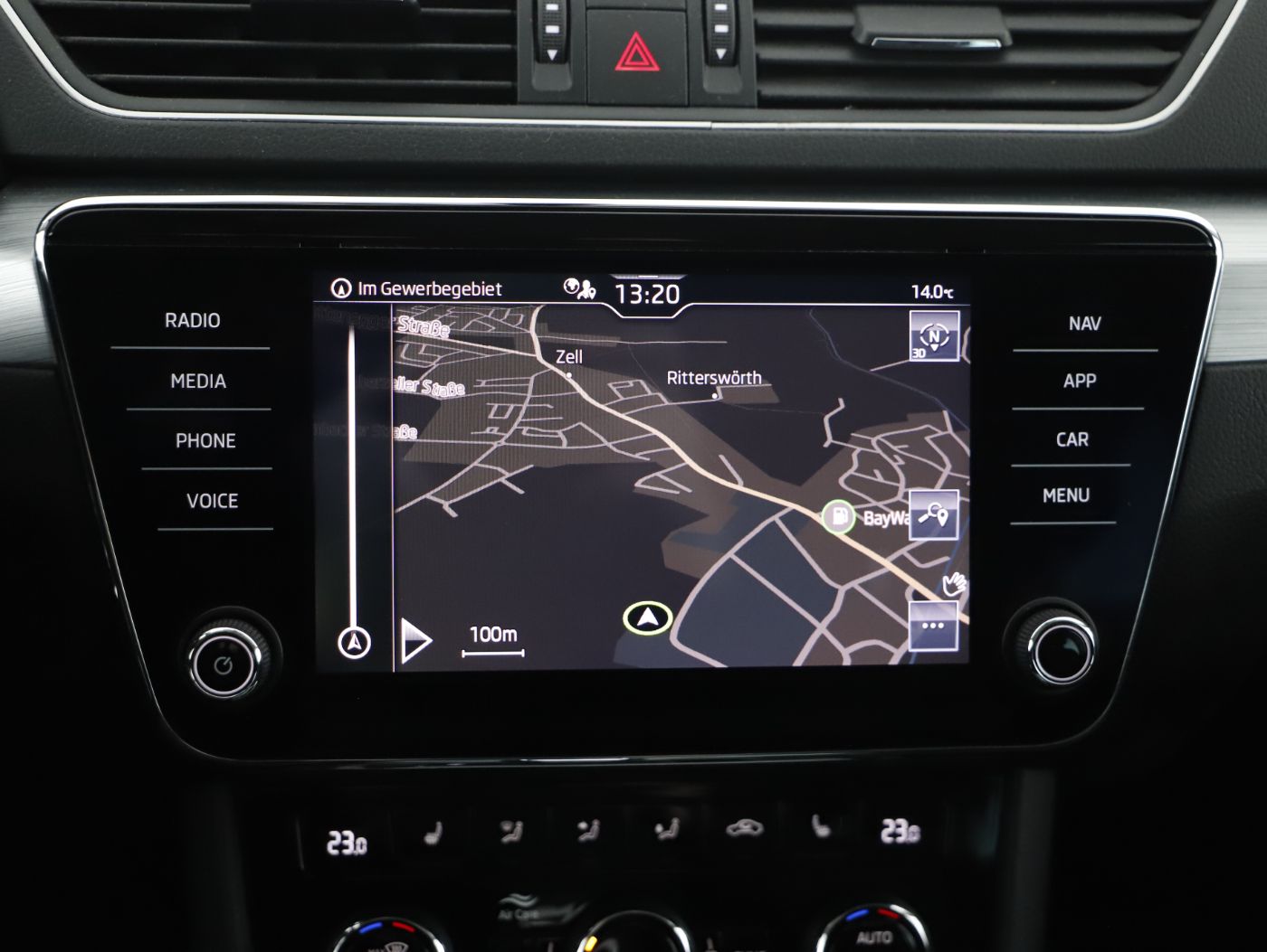 Skoda Superb Combi 2.0 TDI Amb. DSG | Bild 15 von 24