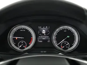 Skoda Superb Combi 2.0 TDI Amb. DSG | Thumbnail 13 von 24