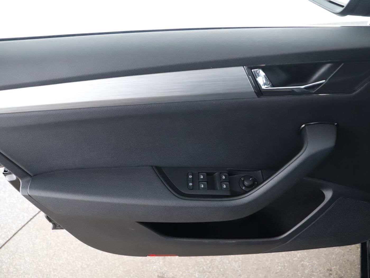 Skoda Superb Combi 2.0 TDI Amb. DSG | Bild 21 von 24