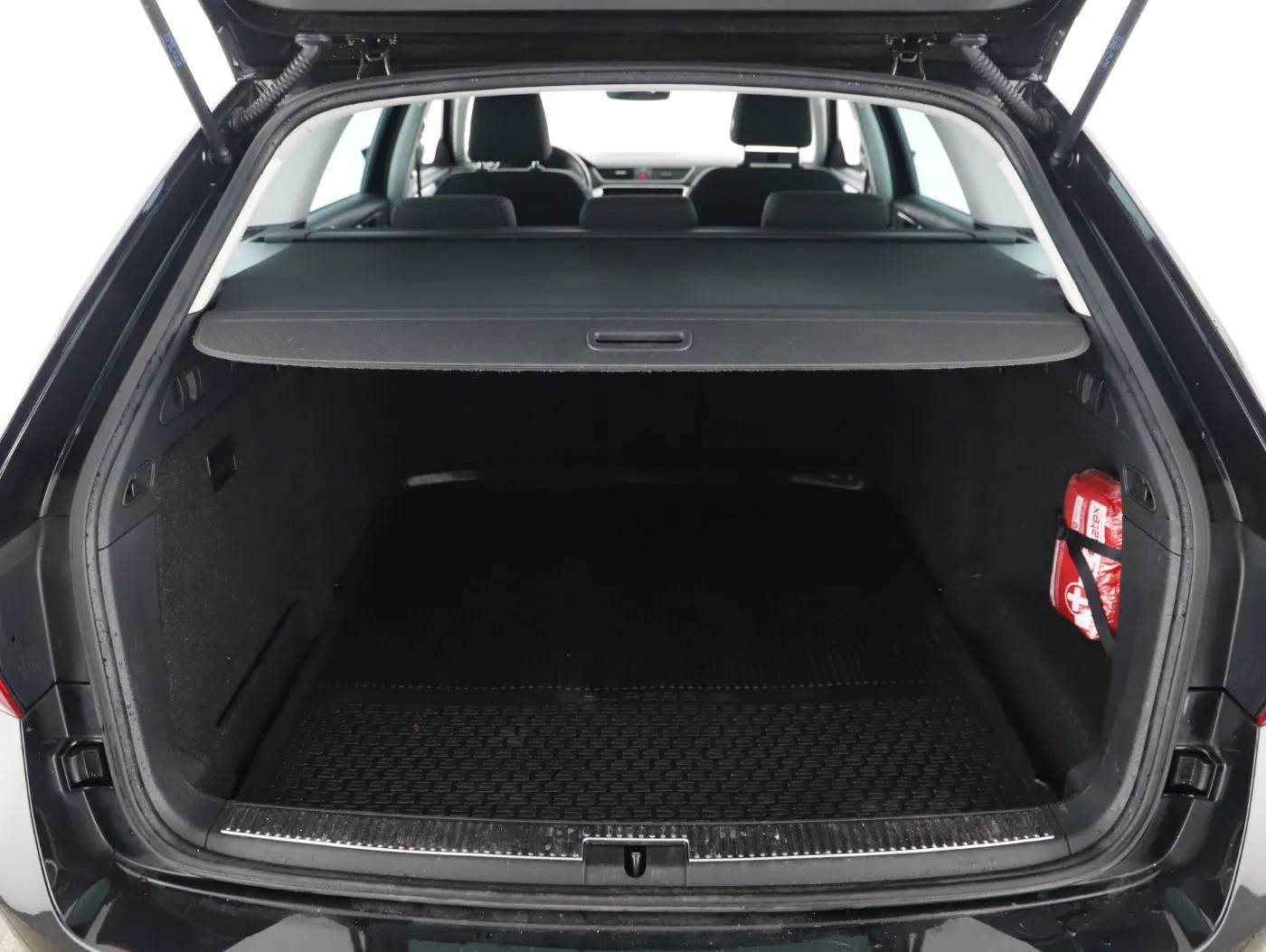 Skoda Superb Combi 2.0 TDI Amb. DSG | Bild 23 von 24