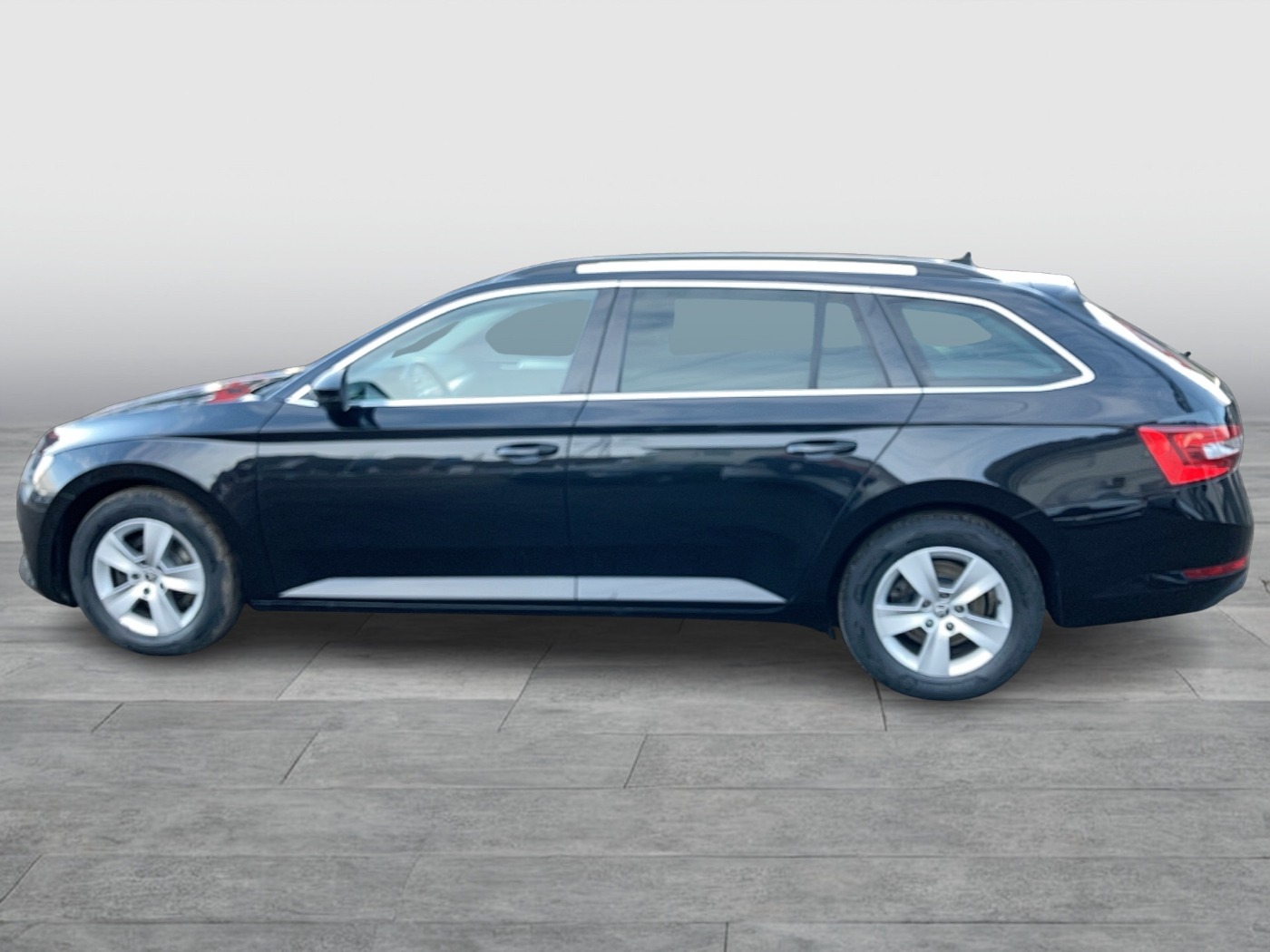 Skoda Superb Combi 2.0 TDI Ambition | Bild 3 von 18